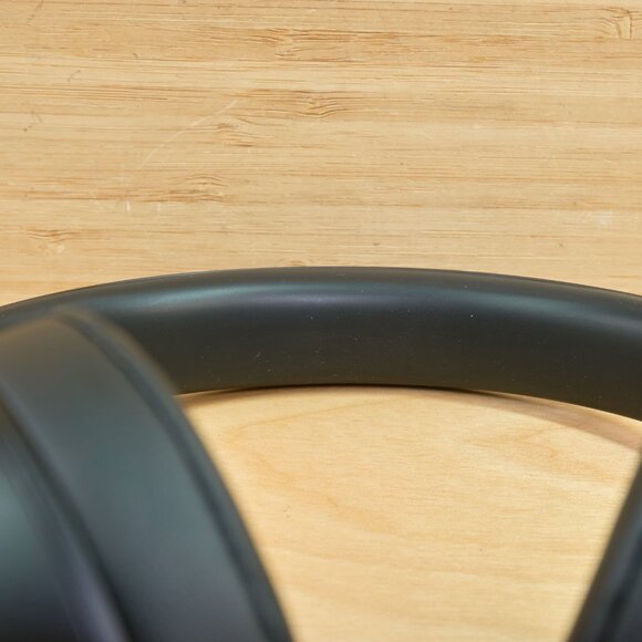 Beats Solo 4 Bluetooth Wireless On-Ear Headphones, with case - Picture 5 of 9